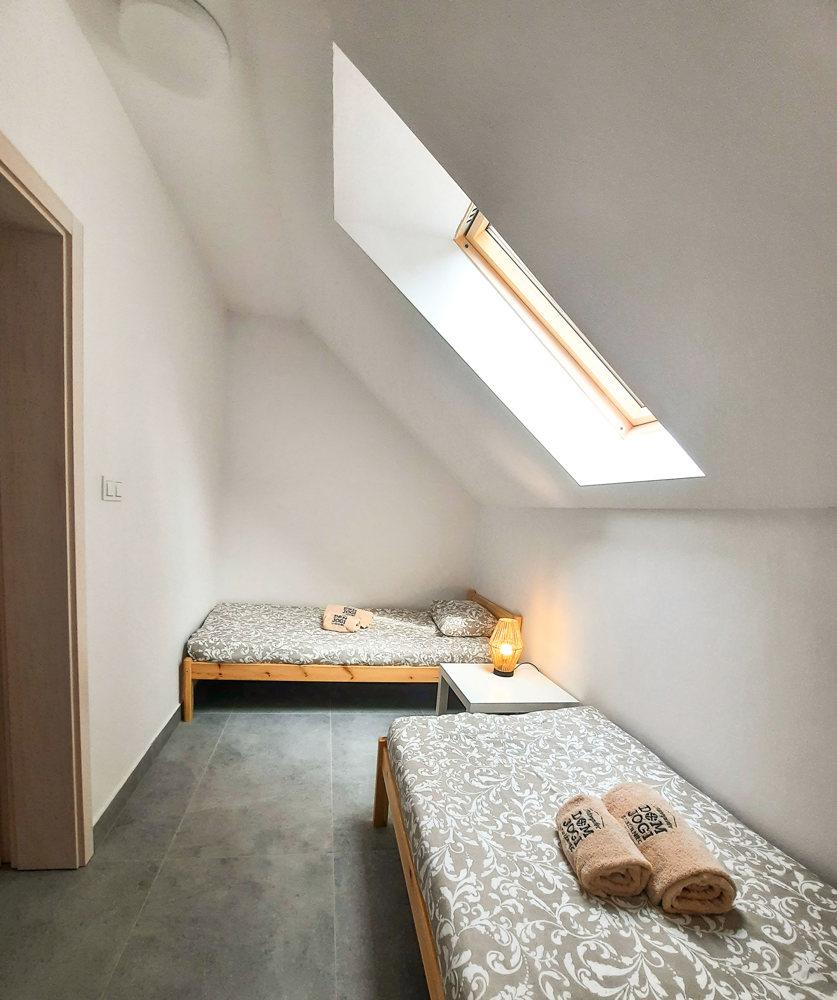 pokój 3 os. z łazienką YOG RESET/ URBAN DETOKS